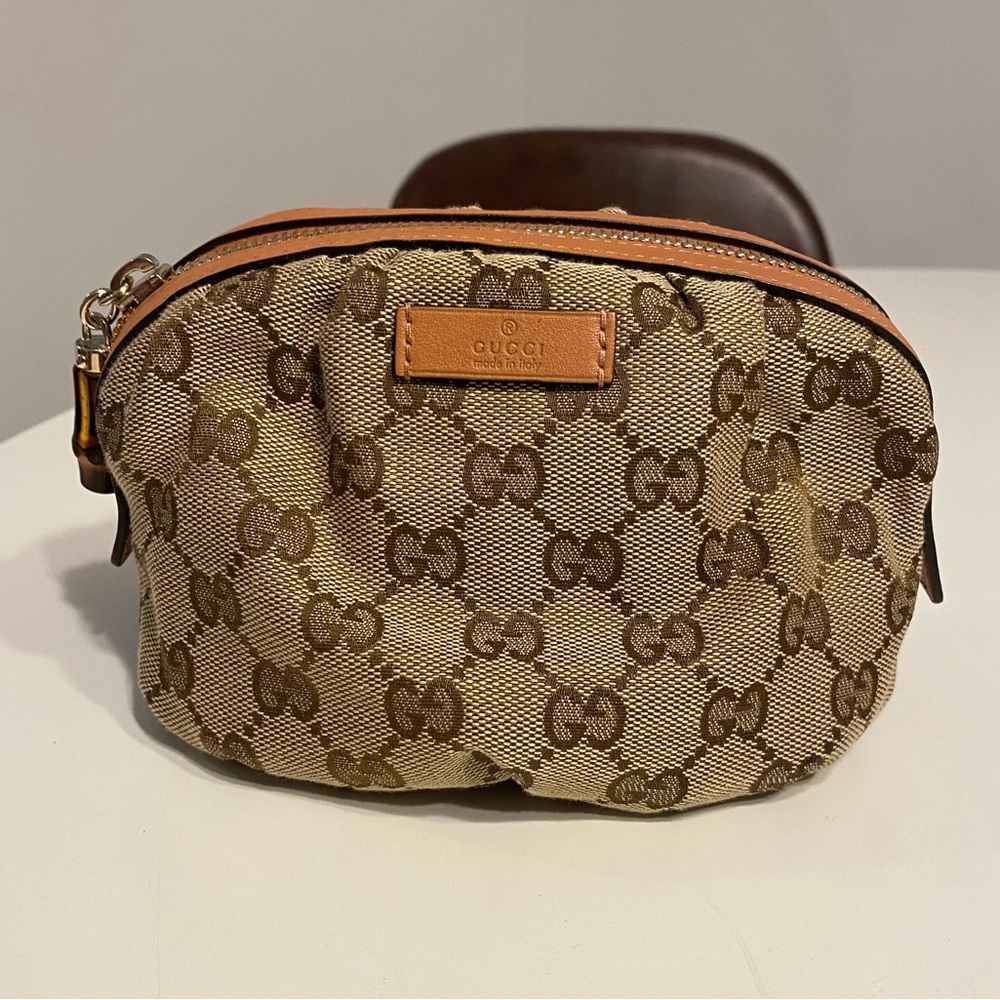 Gucci Pouch with Gucci Logo and Interior Pocket